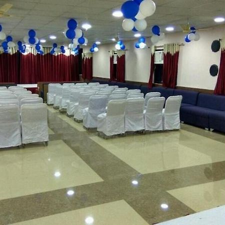 Hotel Sukh Sagar Гваліор Екстер'єр фото
